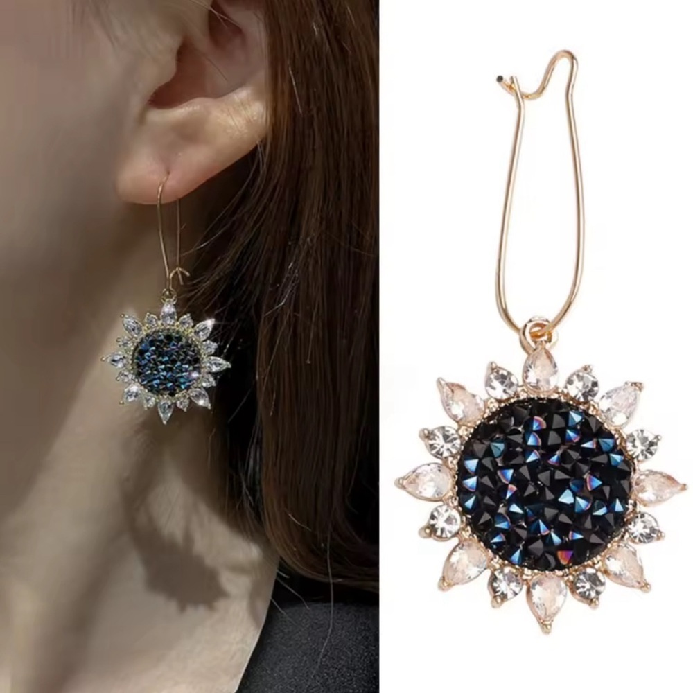 ✨Sparkling Sunflower Crystal Rhinestone Dangle Earrings✨